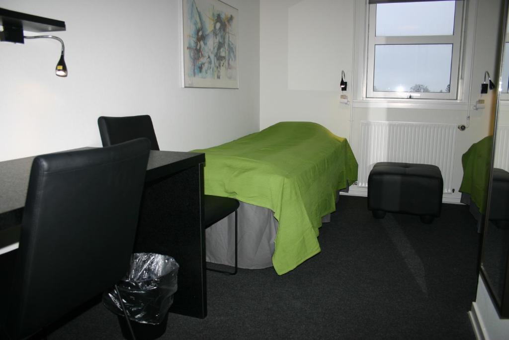بيت شباب Stoberiet سفينبورغ المظهر الخارجي الصورة A treatment room at a medical practice