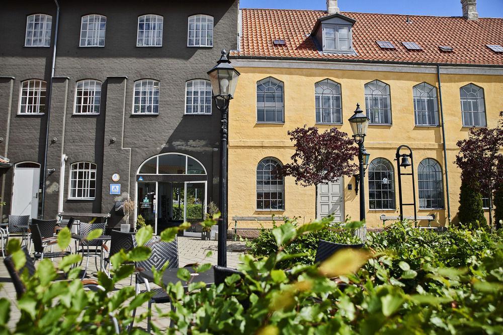بيت شباب Stoberiet سفينبورغ المظهر الخارجي الصورة The Yellow House