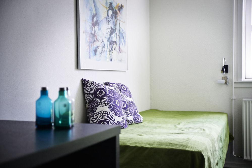بيت شباب Stoberiet سفينبورغ المظهر الخارجي الصورة A typical bedroom at the University of Stavanger