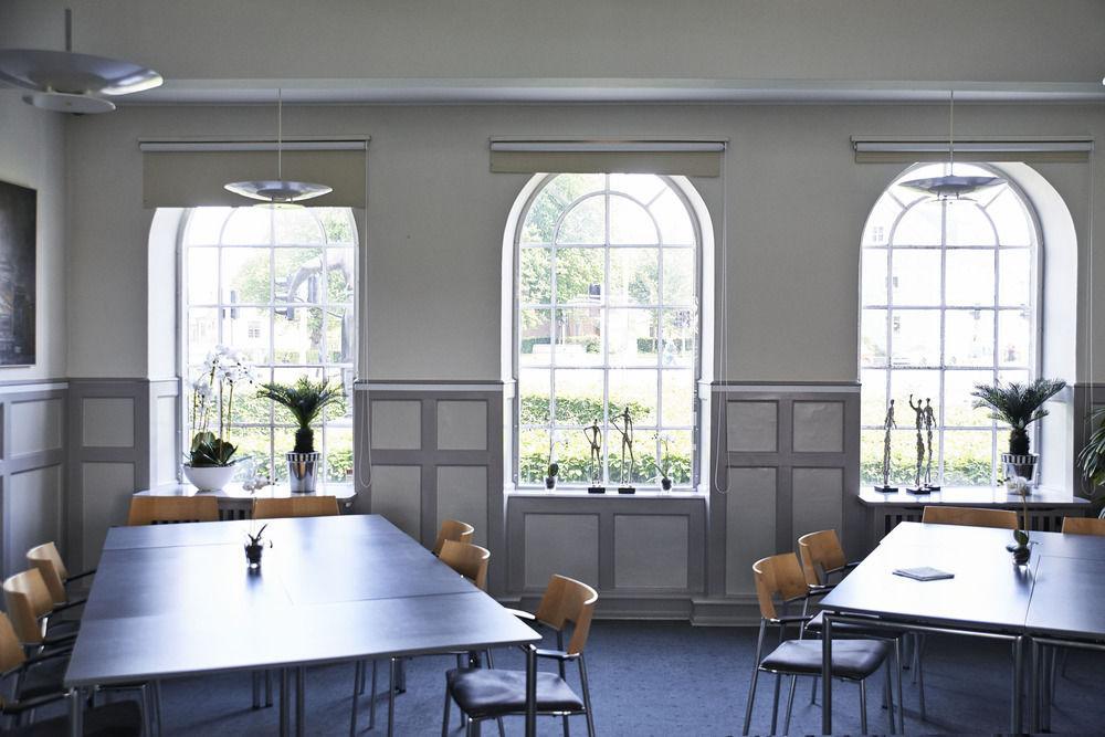 بيت شباب Stoberiet سفينبورغ المظهر الخارجي الصورة The interior of the Old Library